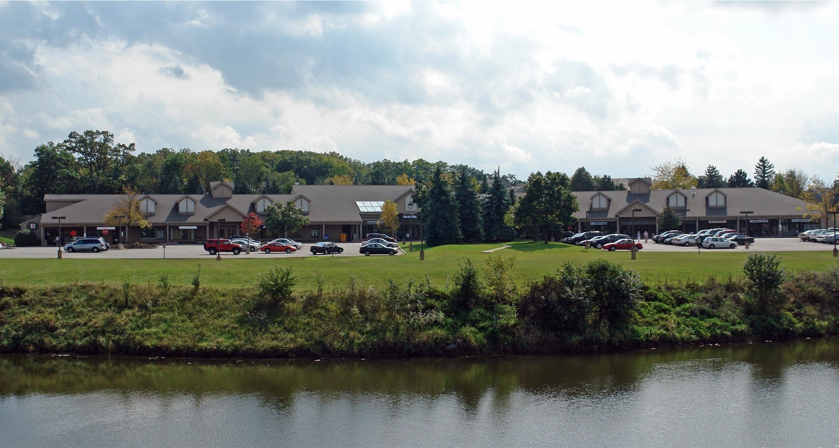 5035-5075 Shoreline Rd, Lake Barrington, IL à louer Photo principale– Image 1 sur 21