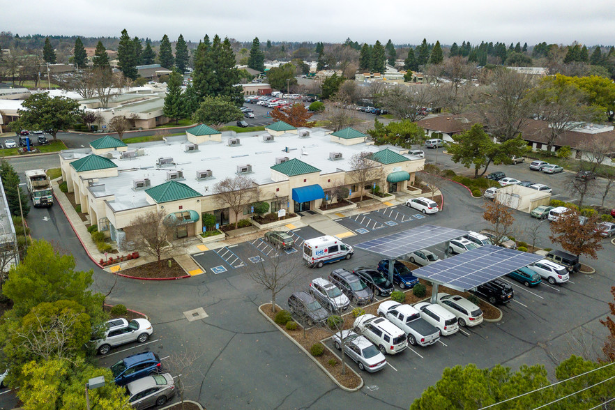 670 Rio Lindo Ave, Chico, CA à louer - Photo principale – Image 1 sur 14