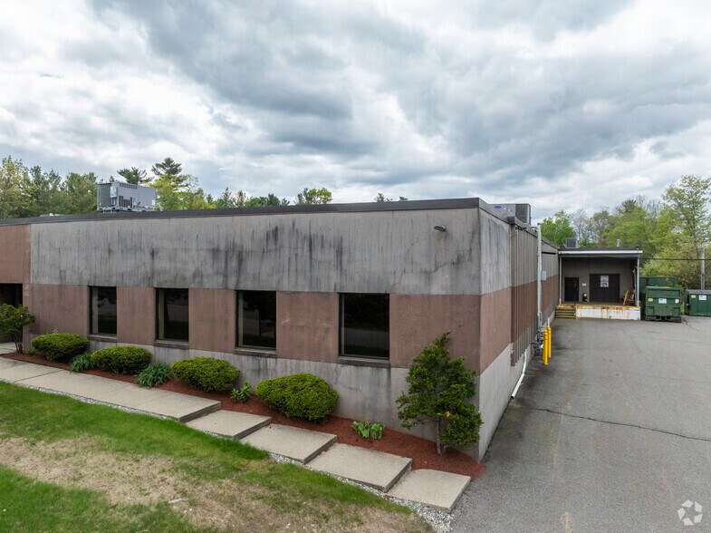 7 Stuart Rd, Chelmsford, MA à louer - Photo de l’immeuble – Image 3 sur 5