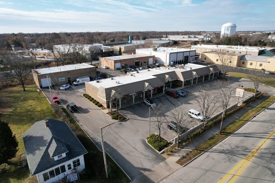 21-37 W Irving Park Rd, Roselle, IL à louer - Photo de l’immeuble – Image 2 sur 3