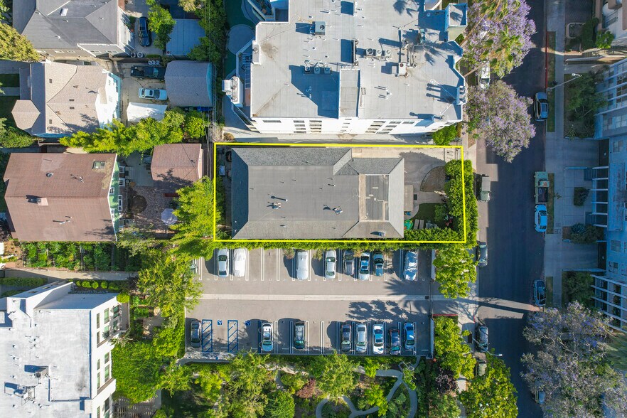 320 Westminster Ave, Los Angeles, CA à vendre - Photo de l’immeuble – Image 3 sur 8