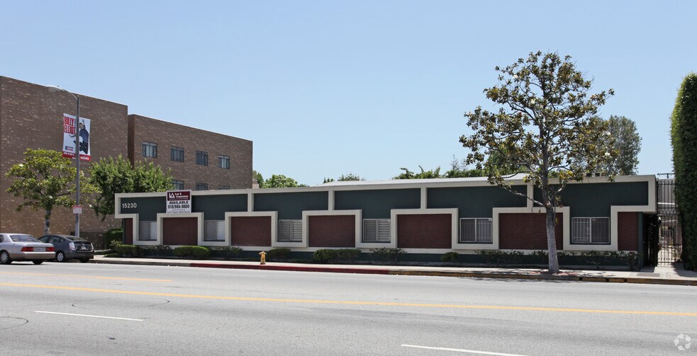 15230 Burbank Blvd, Sherman Oaks, CA à louer - Photo de l’immeuble – Image 3 sur 7