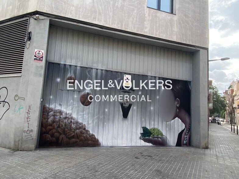 Local commercial dans L'Hospitalet de Llobregat, Barcelona à louer - Photo de l’immeuble – Image 2 sur 3