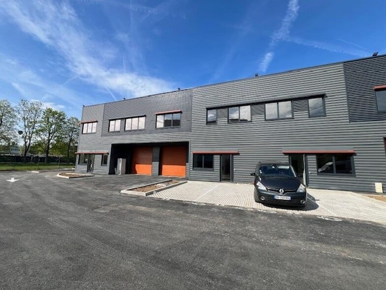 161 Rue De La Minière, Buc à vendre - Photo de l’immeuble – Image 3 sur 7