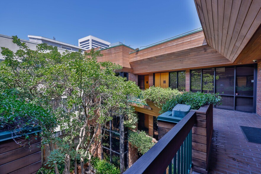 11030 Santa Monica Blvd, Los Angeles, CA à louer - Autre – Image 3 sur 10