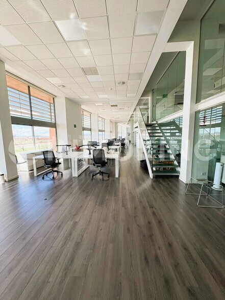Bureau dans Xirivella, Valencia à louer - Photo de l’immeuble – Image 2 sur 13