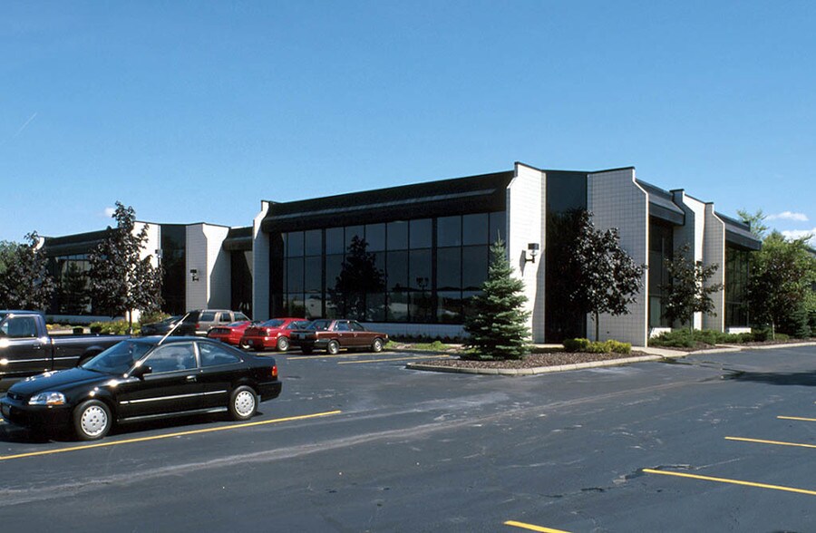 24610 Detroit Rd, Westlake, OH à vendre - Photo de l’immeuble – Image 2 sur 7