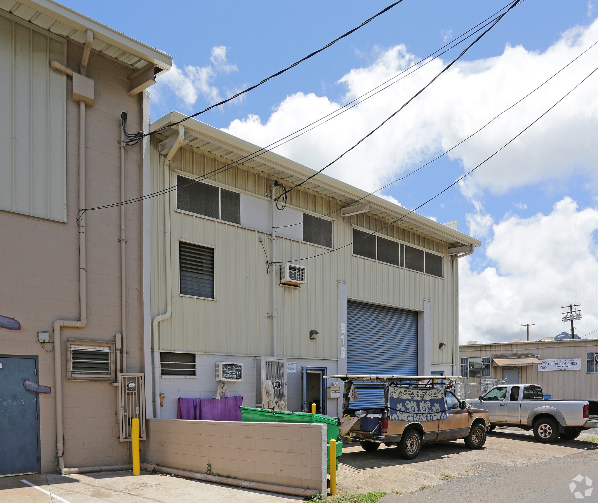 916 Puuhale Rd, Honolulu, HI à louer Photo de l’immeuble– Image 1 sur 10