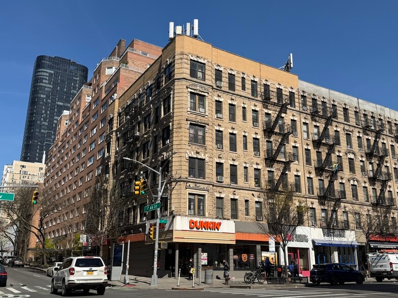 343 E 66th St, New York, NY à vendre - Photo principale – Image 1 sur 10
