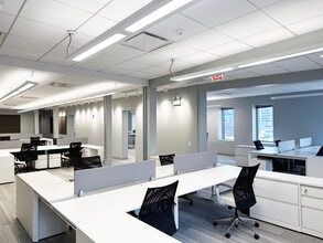 101 W Grand Ave, Chicago, IL à louer Photo intérieure– Image 2 sur 9