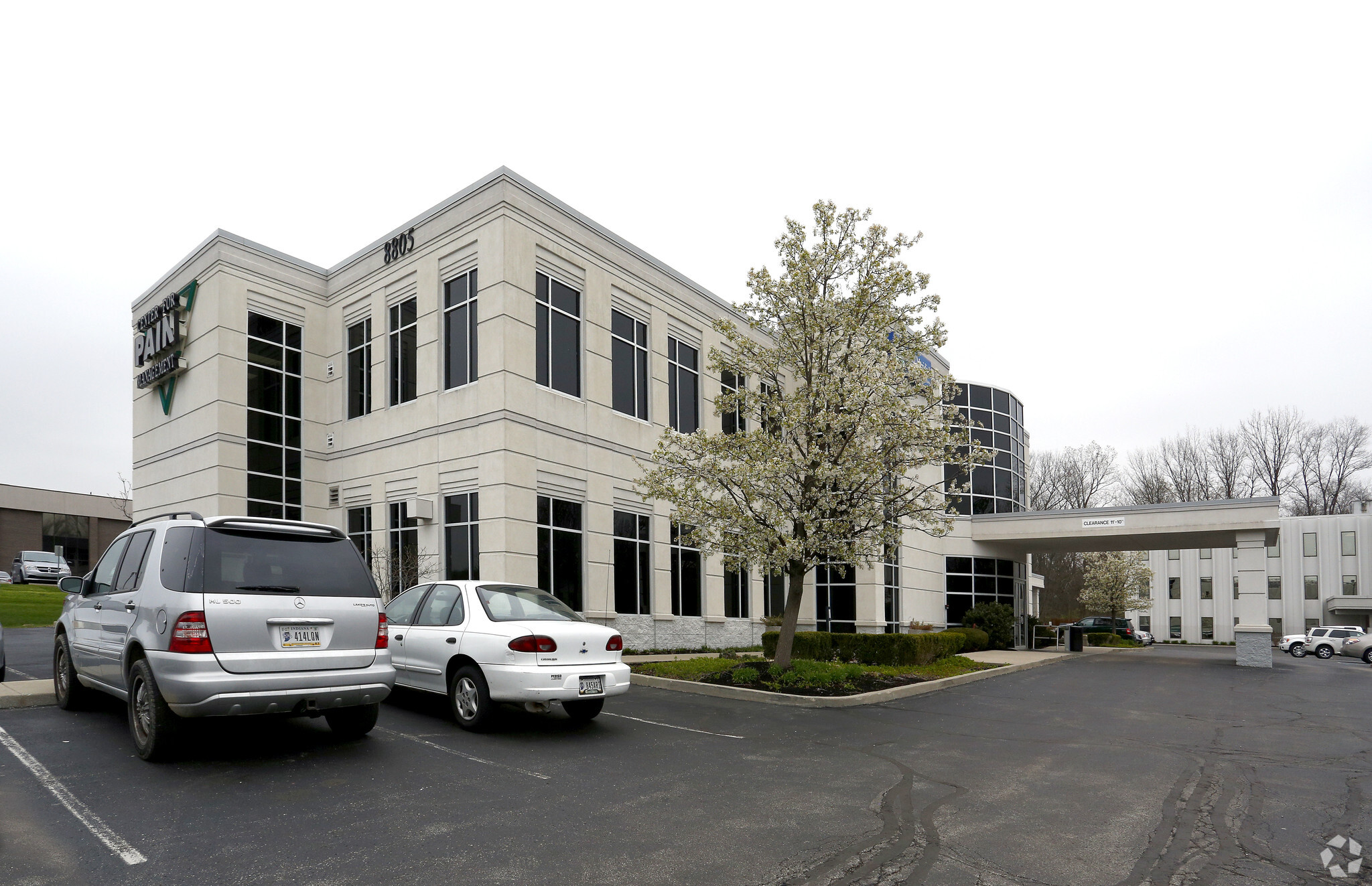 North Meridian Professional Center portefeuille de 3 biens à vendre sur LoopNet.fr Photo de l’immeuble– Image 1 sur 3