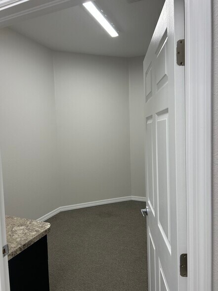 17718 Hunting Bow Cir, Lutz, FL à vendre - Photo de l’immeuble – Image 3 sur 25