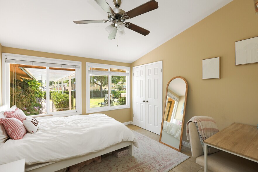 1139 W Sycamore Ave, Orange, CA à vendre - Photo de l’immeuble – Image 2 sur 34