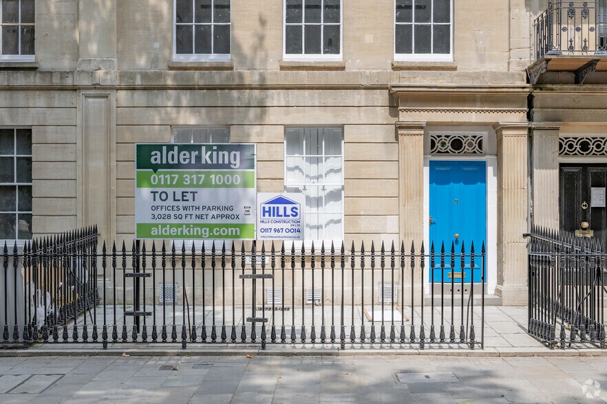 5 Queen Sq, Bristol à louer - Photo de l’immeuble – Image 3 sur 3