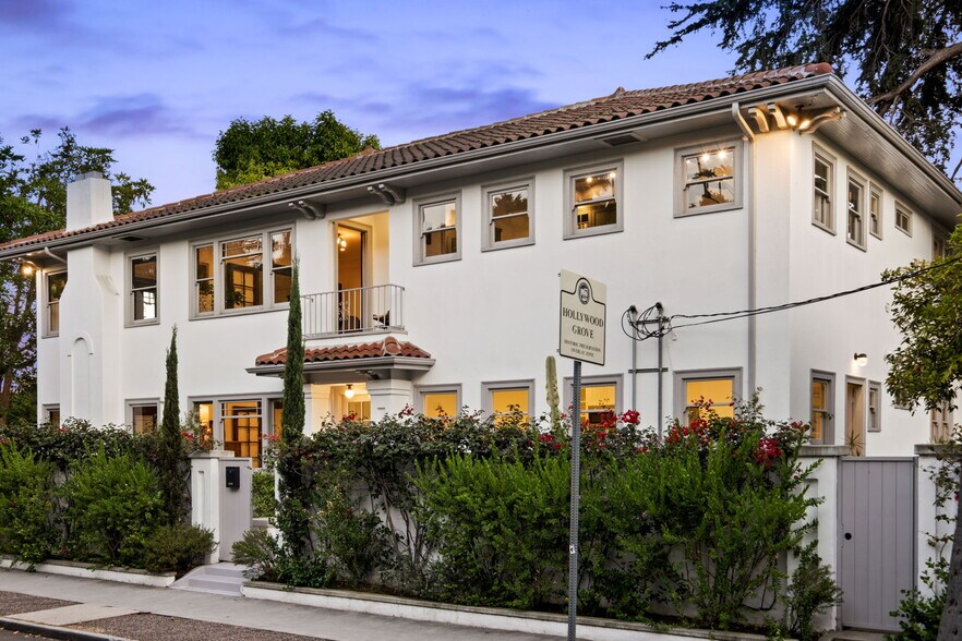 2027 Canyon Dr, Los Angeles, CA à vendre - Photo de l’immeuble – Image 2 sur 85