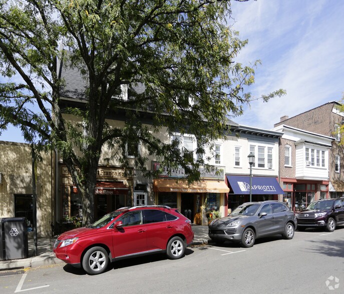207-211 Haverford Ave, Narberth, PA à louer - Photo principale – Image 1 sur 6