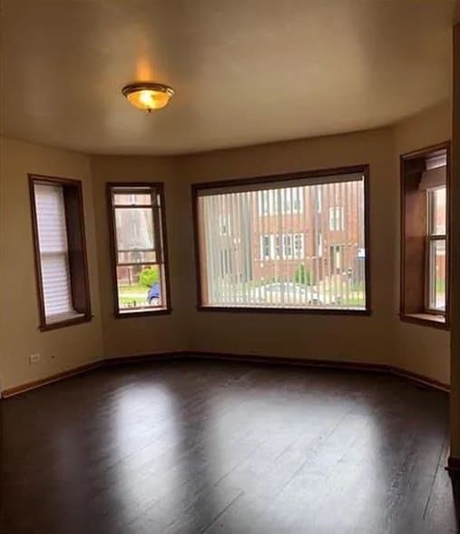 8136 S Marshfield Ave, Chicago, IL à vendre - Photo intérieure – Image 2 sur 5