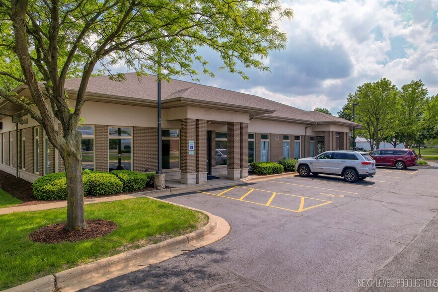 608 E Veterans Pky, Yorkville, IL à vendre - Photo de l’immeuble – Image 2 sur 21