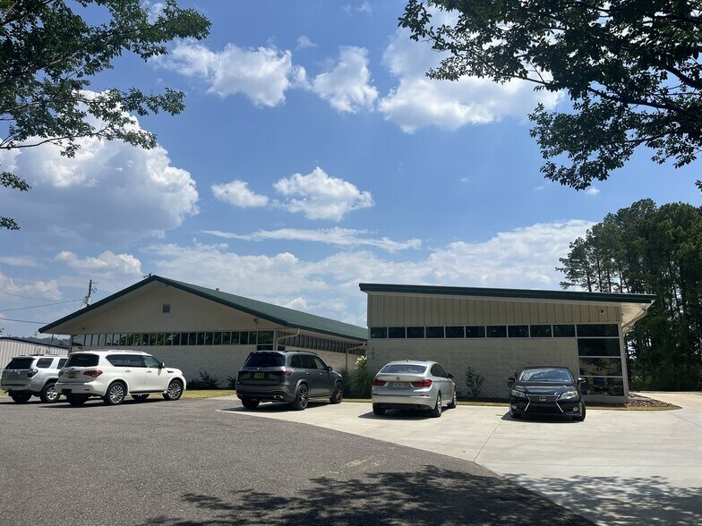 105 Citation Ct, Homewood, AL à louer - Photo de l’immeuble – Image 1 sur 8