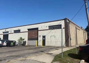 608 E Cossitt Ave, La Grange, IL à louer Photo de l’immeuble– Image 1 sur 4