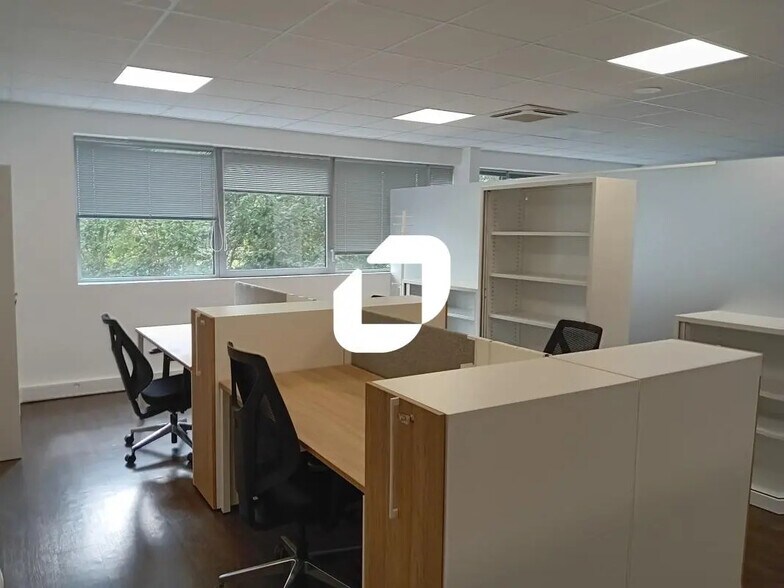 Bureau dans Collégien à louer - Photo de l’immeuble – Image 2 sur 7