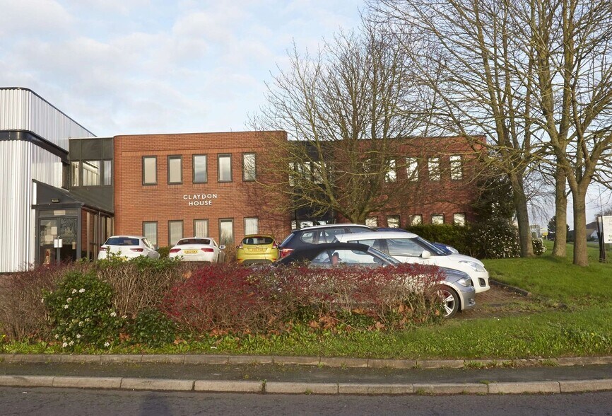 1 Edison Rd, Aylesbury à louer - Photo de l’immeuble – Image 2 sur 2