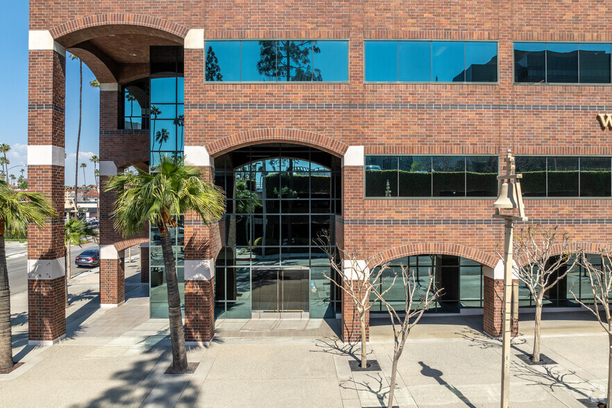 3880 Lemon St, Riverside, CA à louer - Photo de l’immeuble – Image 3 sur 5