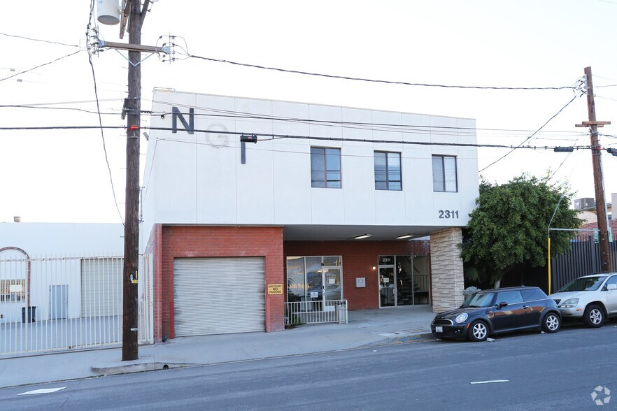 2311, 2317 and 2327 Pontius Avenue portefeuille de 3 biens à vendre sur LoopNet.fr - Photo principale – Image 2 sur 18