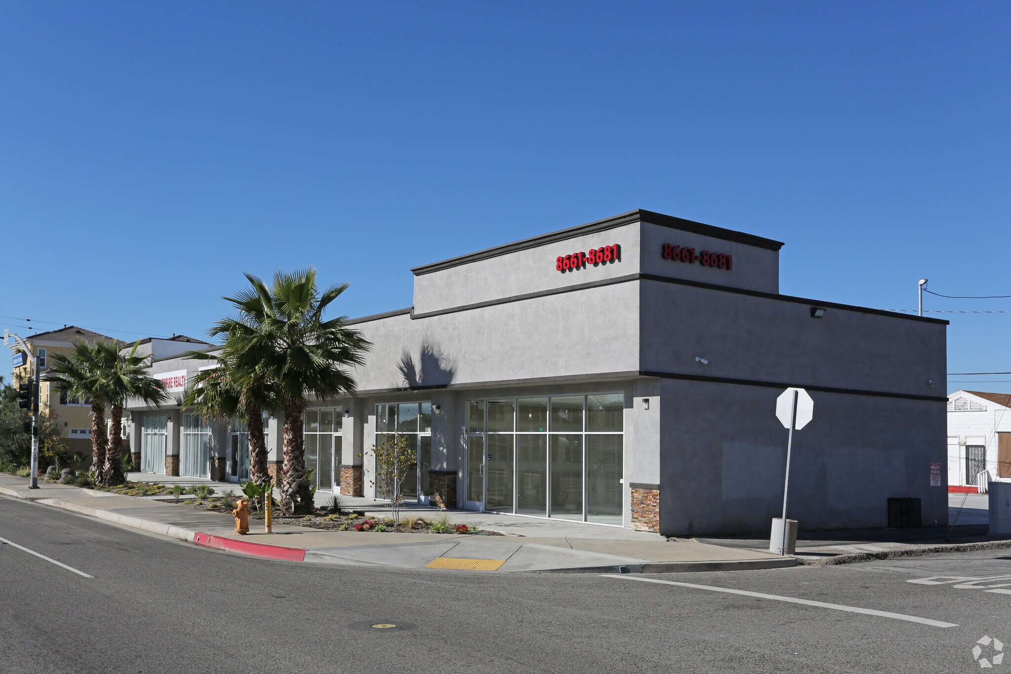 8661-8681 Garden Grove Blvd, Garden Grove, CA à louer Photo principale– Image 1 sur 11