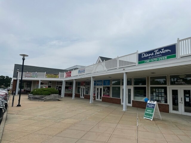 600 Mule Rd, Toms River, NJ à louer - Photo de l’immeuble – Image 3 sur 3