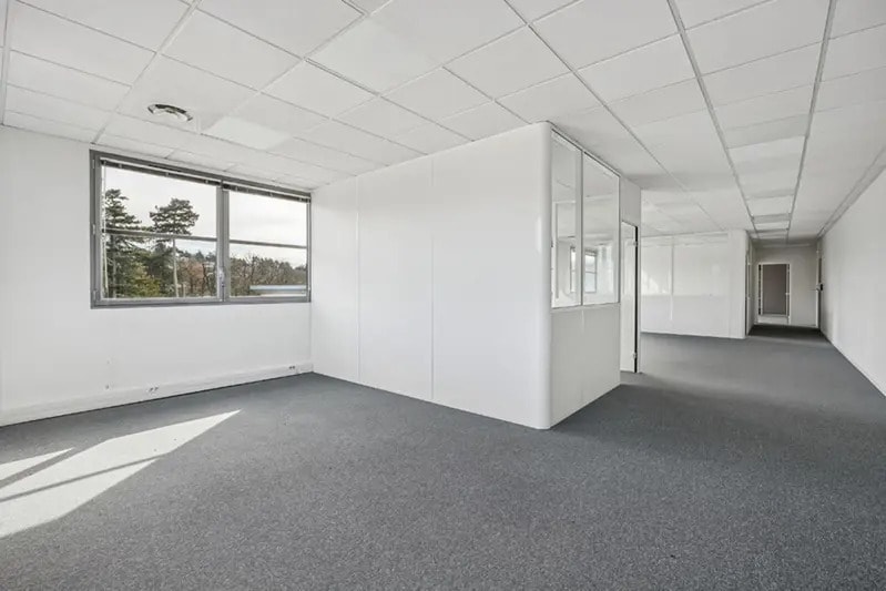 Bureau dans Saint-Genis-Laval à vendre - Photo intérieure – Image 2 sur 14