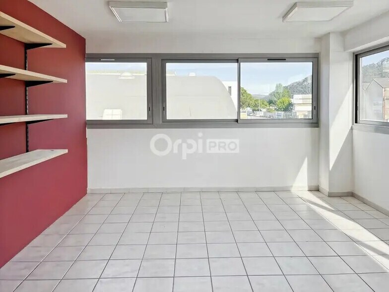 Bureau dans Aubagne à louer - Photo intérieure – Image 2 sur 5
