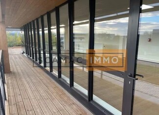 Plus de détails pour Local d'activités à louer