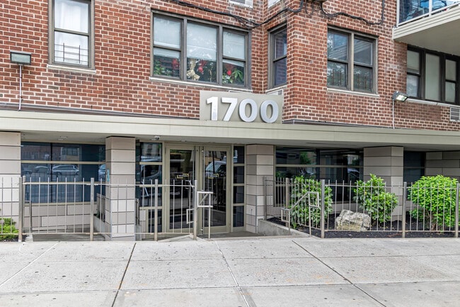 Plus de détails pour 1700 Grand Concourse, Bronx, NY - Bureau à louer