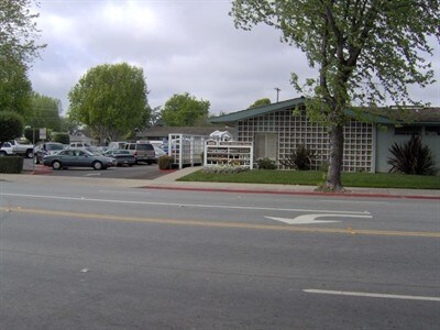 601 E Romie Ln, Salinas, CA à louer - Photo de l’immeuble – Image 2 sur 2