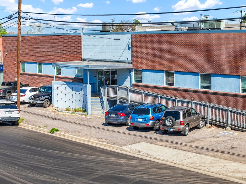 5775 E 39th Ave, Denver, CO à vendre - Photo principale – Image 1 sur 8