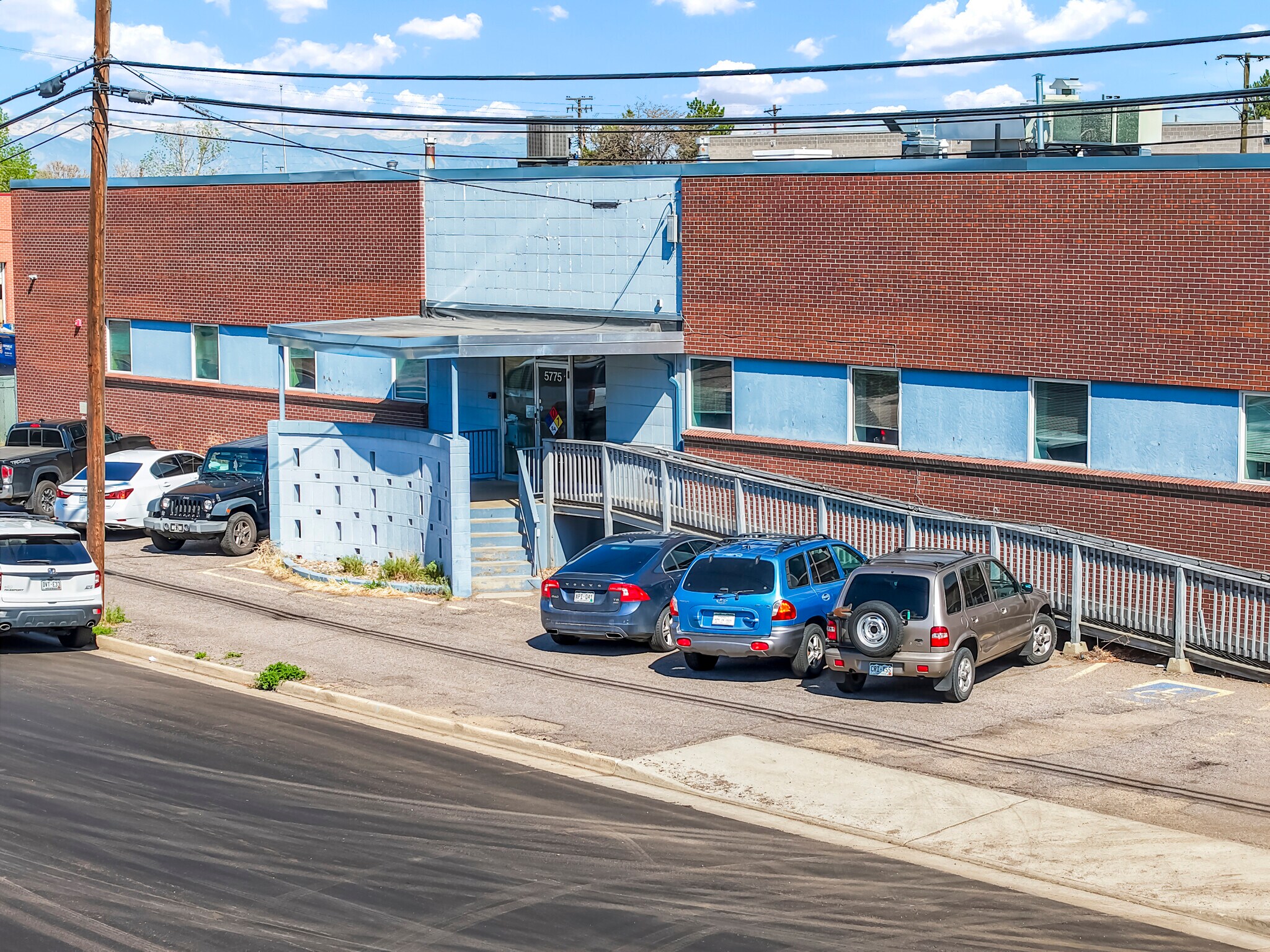 5775 E 39th Ave, Denver, CO à vendre Photo principale– Image 1 sur 9
