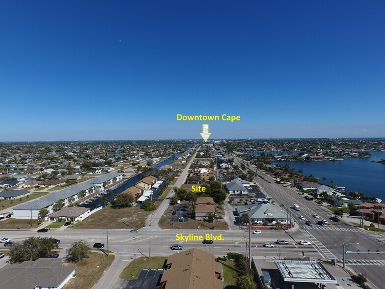 712 SW 47th Ter, Cape Coral, FL à vendre - Aérien – Image 2 sur 3