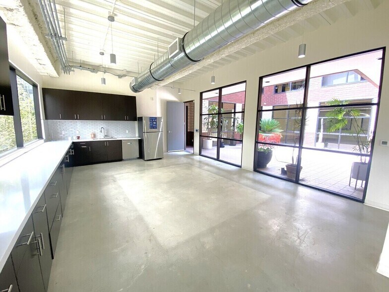 724 E 1st St, Los Angeles, CA à louer - Photo de l’immeuble – Image 3 sur 12