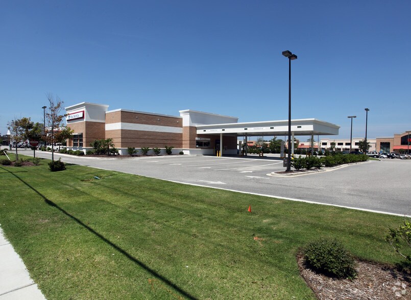 3910 N Kings Hwy, North Myrtle Beach, SC à louer - Photo de l’immeuble – Image 2 sur 2