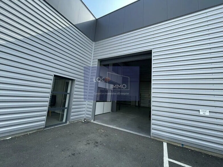 Local d'activités dans VILLENAVE-D'ORNON à vendre - Photo de l’immeuble – Image 3 sur 12