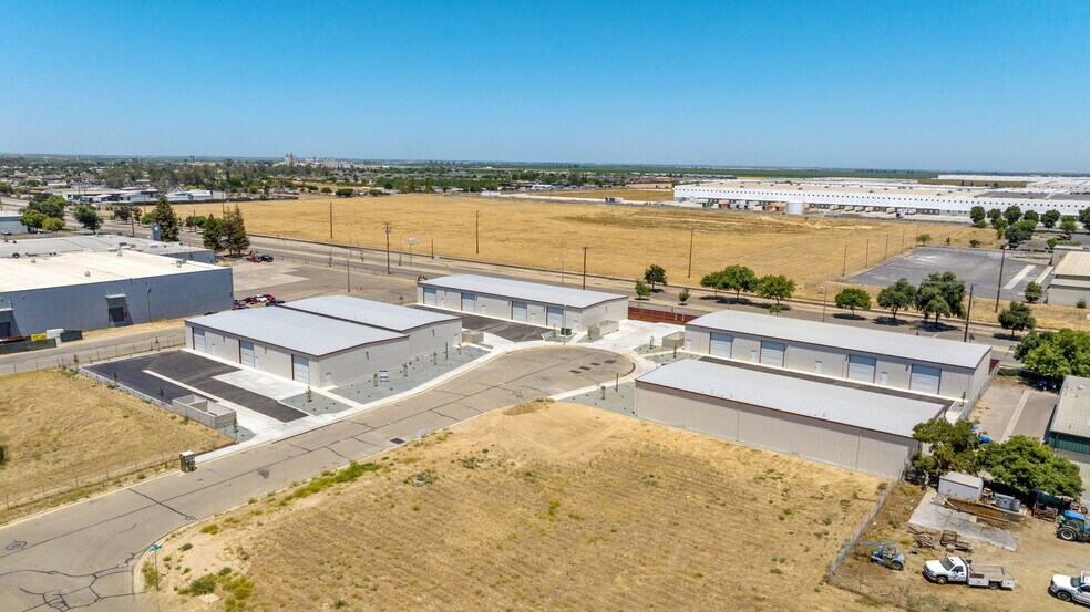 1315 N Nevada St, Visalia, CA à vendre - Photo de l’immeuble – Image 3 sur 11
