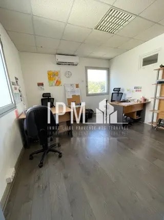 Bureau dans Aubagne à louer - Photo intérieure – Image 1 sur 5