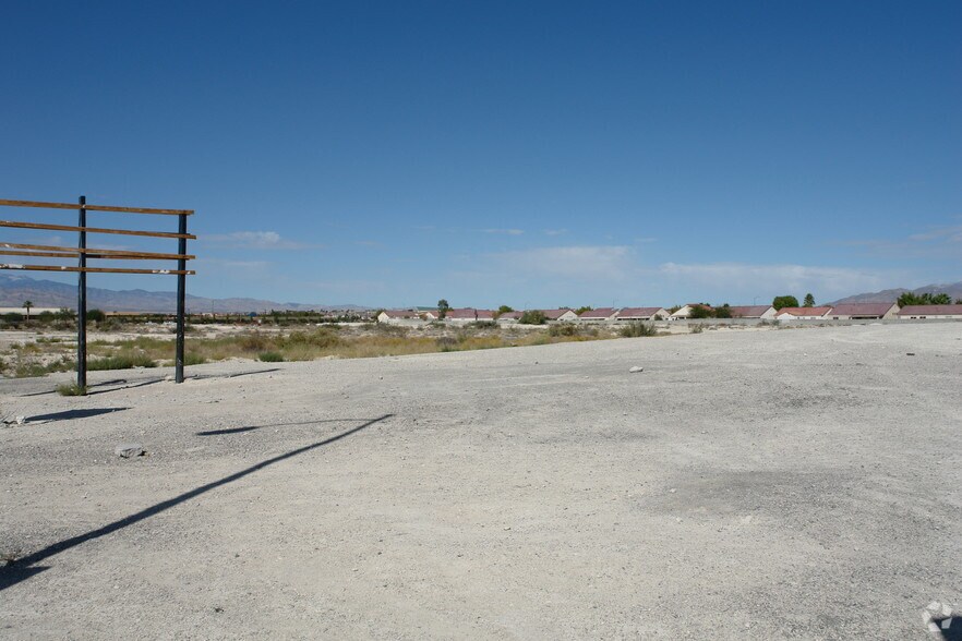2024 W Ann Rd, North Las Vegas, NV à vendre - Photo de l’immeuble – Image 2 sur 5