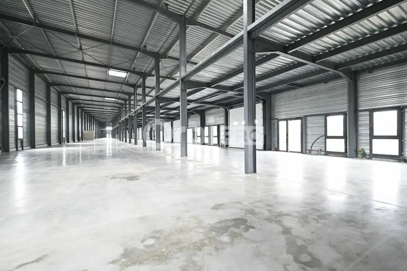 Local d'activités dans Bourgoin-Jallieu à vendre - Photo intérieure – Image 2 sur 12