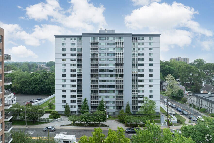 1 Strawberry Hill Ave, Stamford, CT à louer - Photo de l’immeuble – Image 2 sur 5