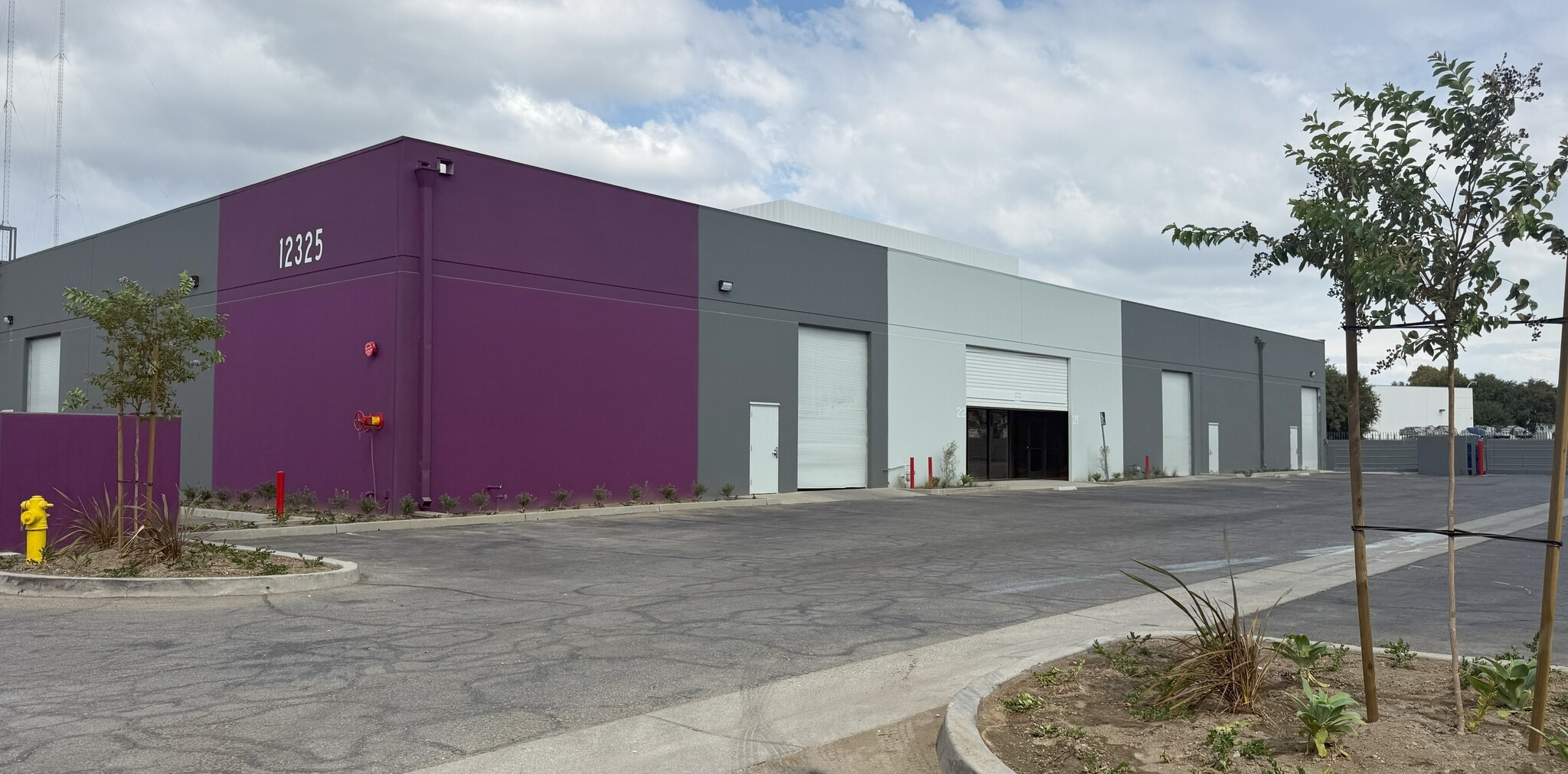 12345 Mills Ave, Chino, CA à louer Photo principale– Image 1 sur 8