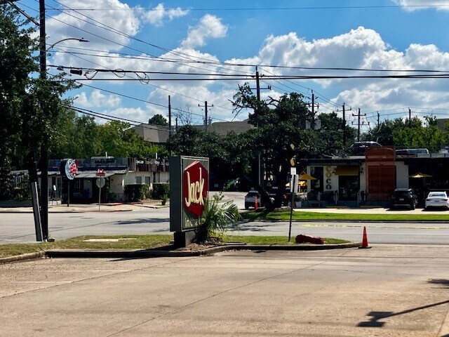 3302 Richmond Ave, Houston, TX à louer - Photo de l’immeuble – Image 3 sur 7