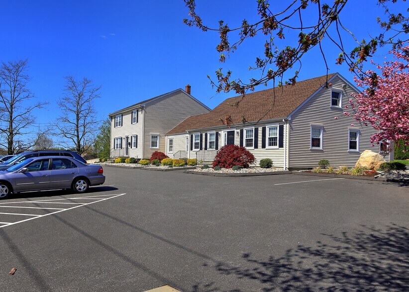 471 Monroe Tpke, Monroe, CT à louer - Photo de l’immeuble – Image 2 sur 21