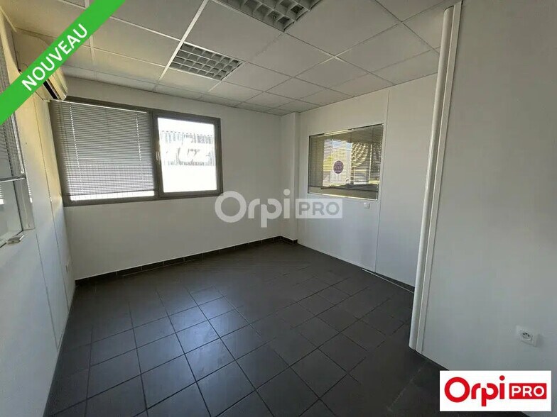 Bureau dans Saint-Marcel-lès-Valence à louer - Photo de l’immeuble – Image 3 sur 3